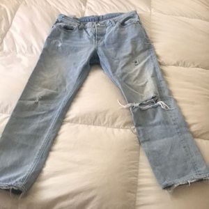 Levi’s 501 light wash jeans